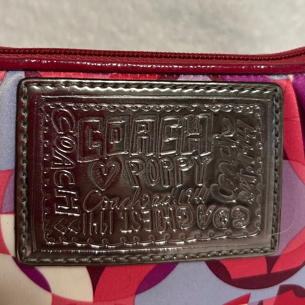 Coach Poppy Wristlet - Picture 4 of 7